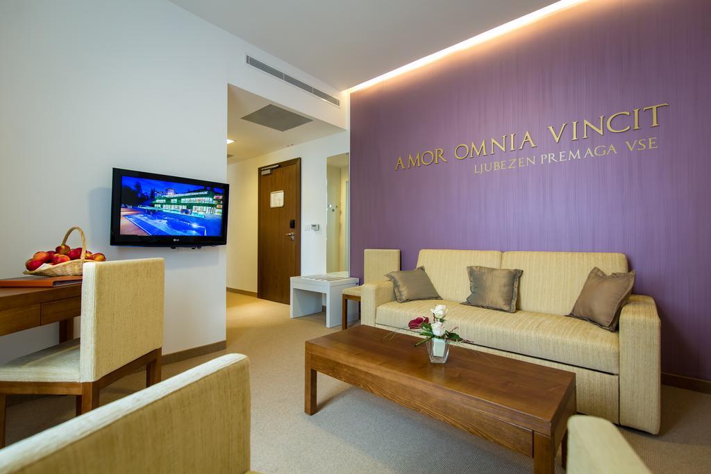 Rimske Terme - Hotel Zdraviliski Dvor Римске-Топлице Номер фото