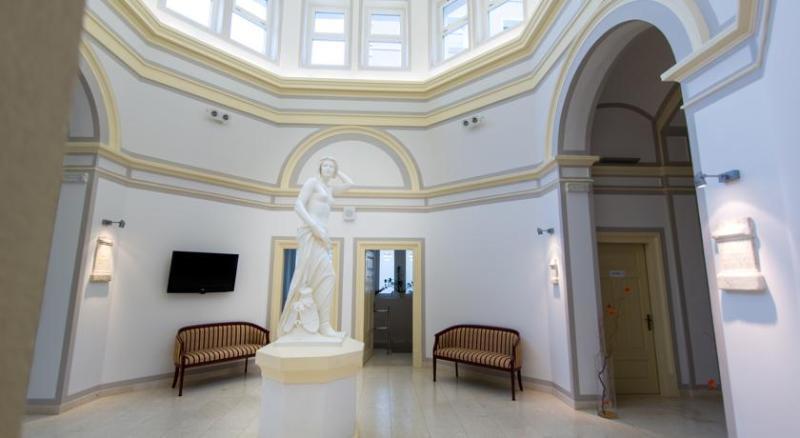 Rimske Terme - Hotel Zdraviliski Dvor Римске-Топлице Экстерьер фото