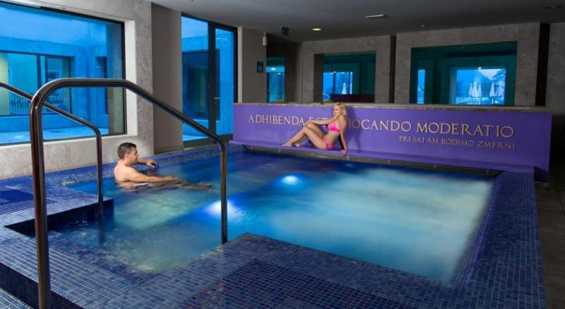 Rimske Terme - Hotel Zdraviliski Dvor Римске-Топлице Экстерьер фото