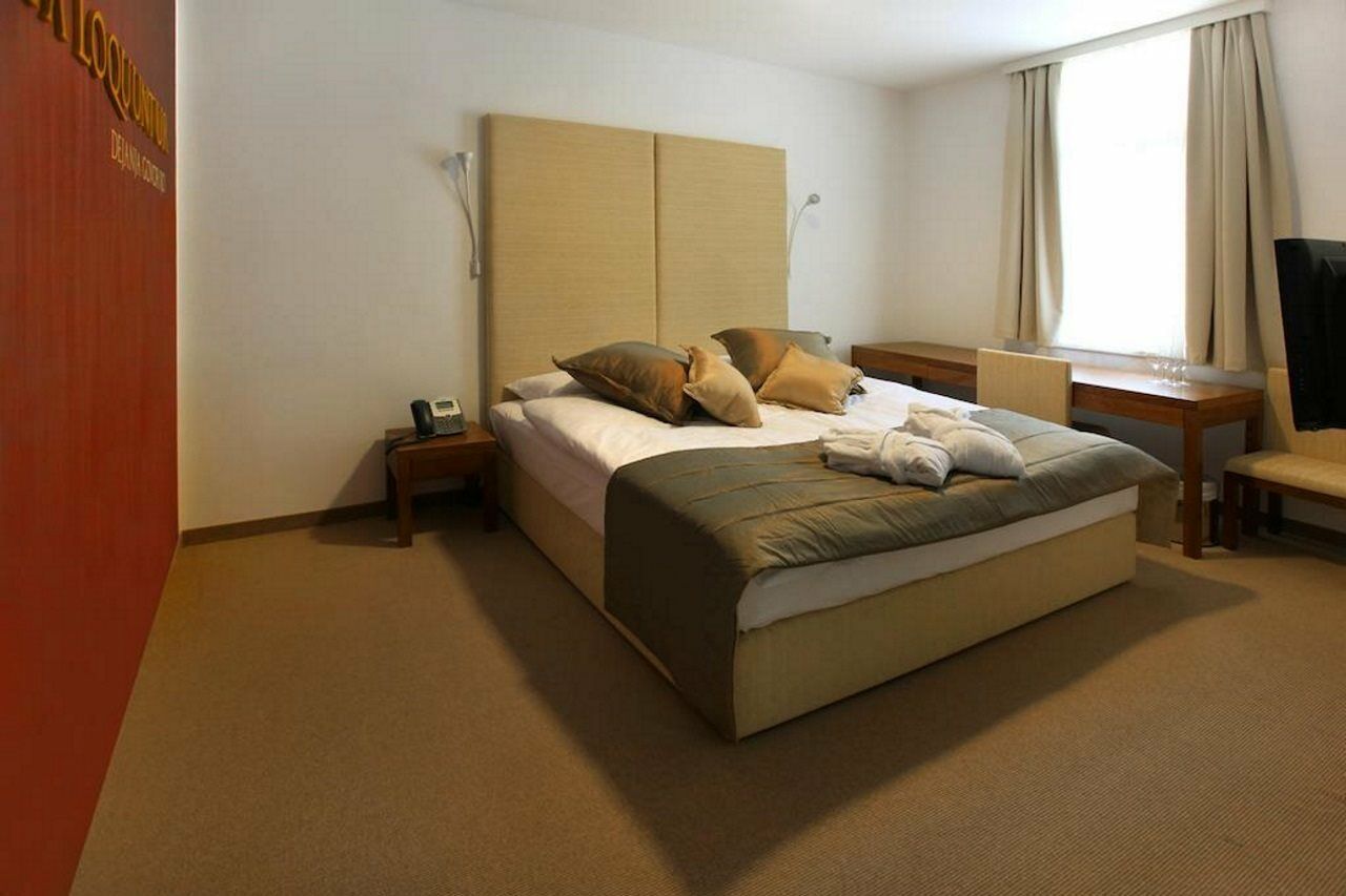 Rimske Terme - Hotel Zdraviliski Dvor Римске-Топлице Экстерьер фото