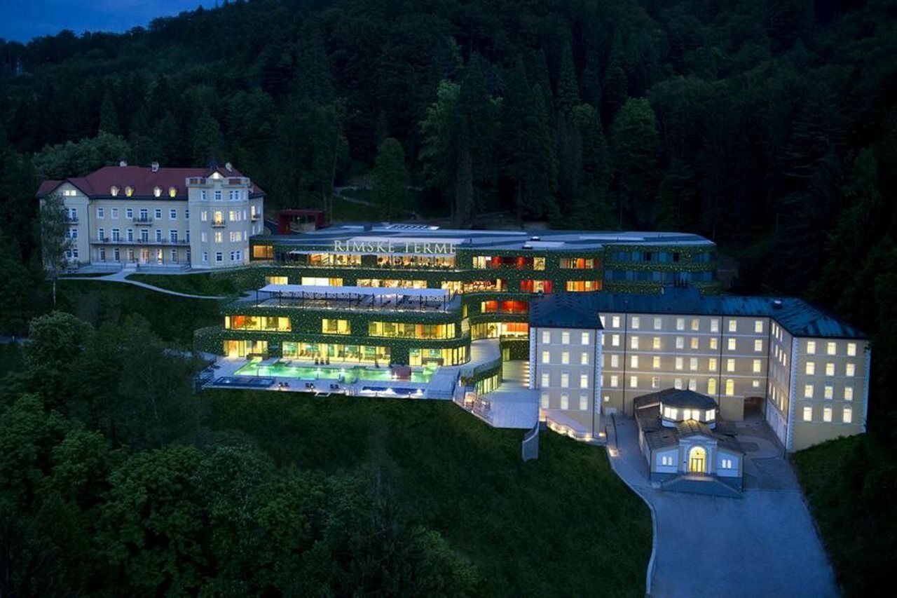 Rimske Terme - Hotel Zdraviliski Dvor Римске-Топлице Экстерьер фото