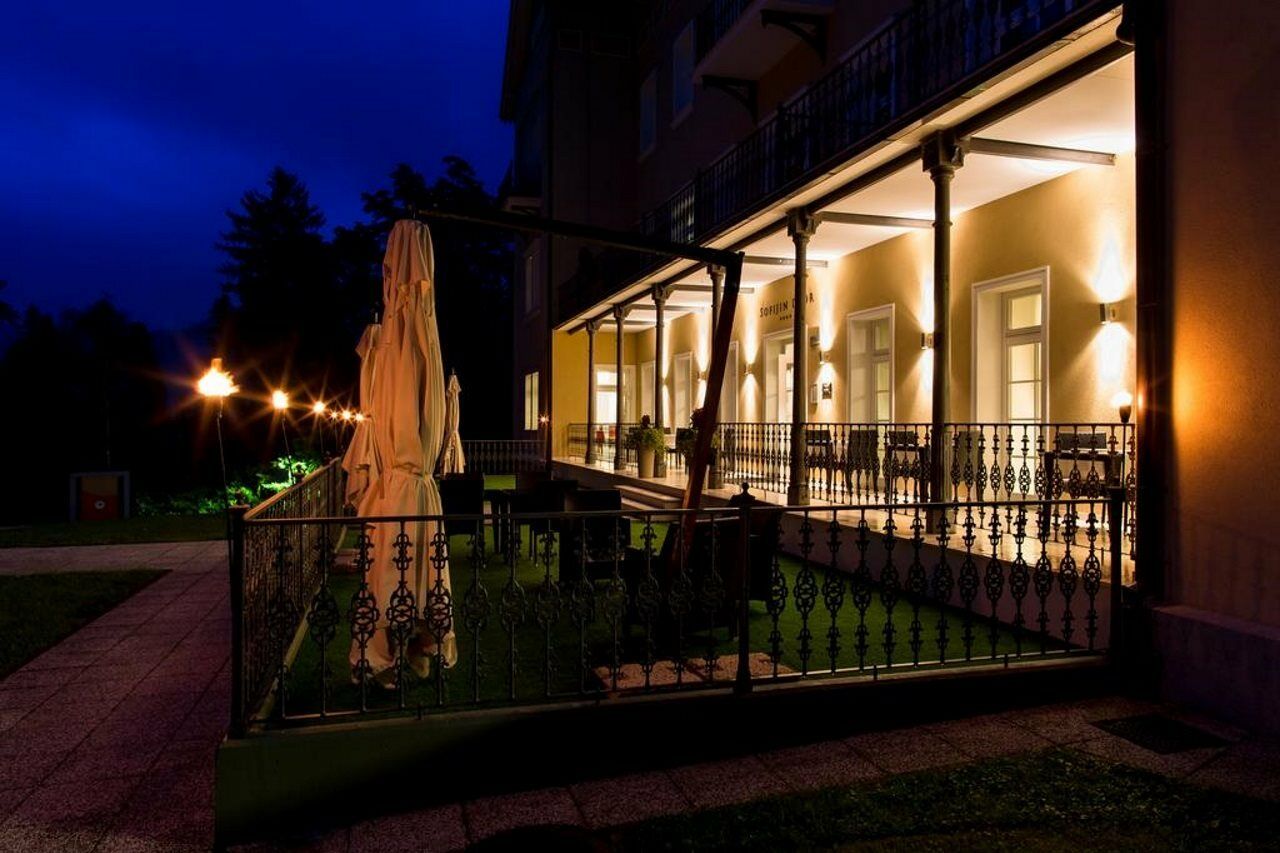 Rimske Terme - Hotel Zdraviliski Dvor Римске-Топлице Экстерьер фото