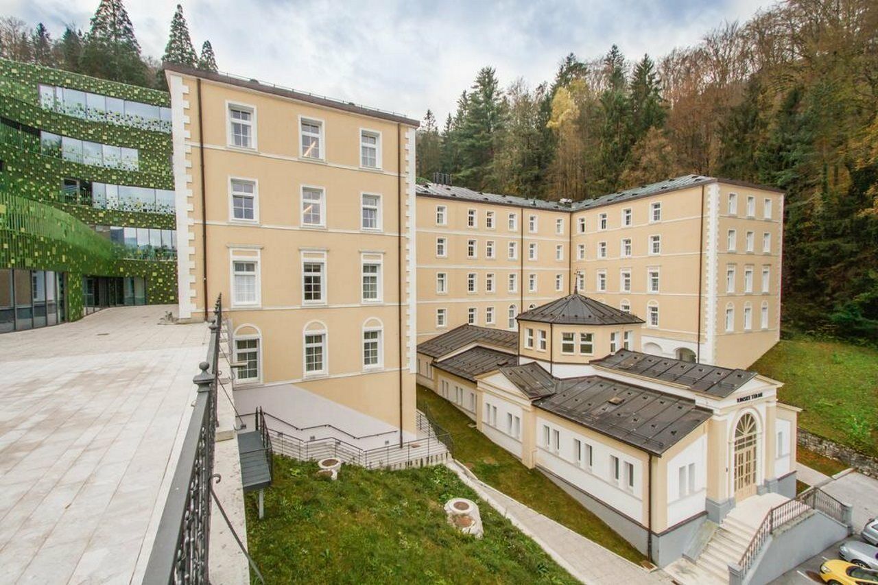 Rimske Terme - Hotel Zdraviliski Dvor Римске-Топлице Экстерьер фото